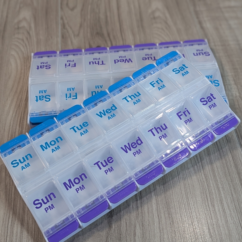 7 Day Pill Organizer Am & Pm Colorful Push Button Pill Box